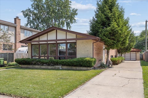 Photo of 5239 Oakdale Drive, Oak Lawn, IL 60453 (MLS # 12744461)