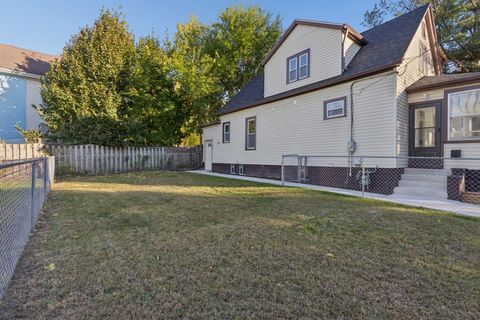 Tiny photo for 1306 Magnolia Street, Rockford, IL 61104 (MLS # 12505685)