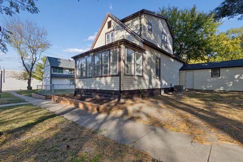 Tiny photo for 1306 Magnolia Street, Rockford, IL 61104 (MLS # 12505685)