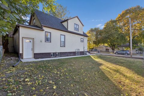 Tiny photo for 1306 Magnolia Street, Rockford, IL 61104 (MLS # 12505685)