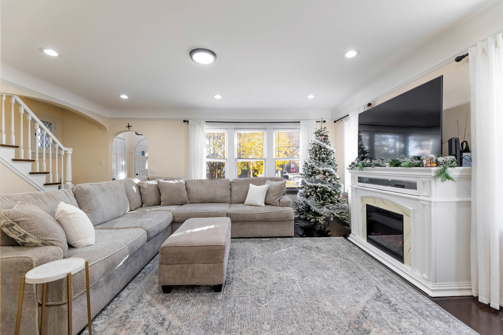 6358 S Keeler Avenue