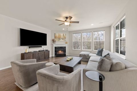 Tiny photo for 51 Somerset Circle, Wheaton, IL 60189 (MLS # 12612407)