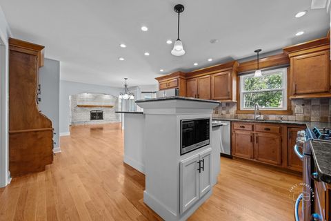 Tiny photo for 342 Dilorenzo Drive, Naperville, IL 60565 (MLS # 12463371)