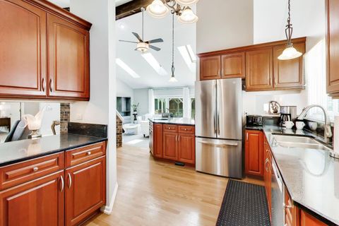 Tiny photo for 611 W Whiting Lane, Arlington Heights, IL 60004 (MLS # 12620912)