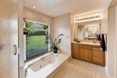 Tiny photo for 611 W Whiting Lane, Arlington Heights, IL 60004 (MLS # 12620912)