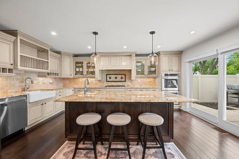 Tiny photo for 1005 W Firestone Drive, Hoffman Estates, IL 60192 (MLS # 12664778)