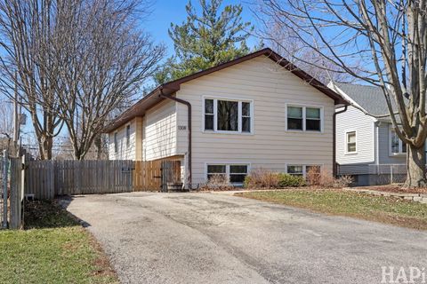 Photo of 1308 Ridgeway Street, Round Lake, IL 60073 (MLS # 12597713)