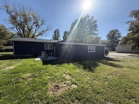 Tiny photo for 1350 Sebring Way, Carbondale, IL 62901 (MLS # EB460077)