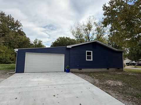 Tiny photo for 1350 Sebring Way, Carbondale, IL 62901 (MLS # EB460077)