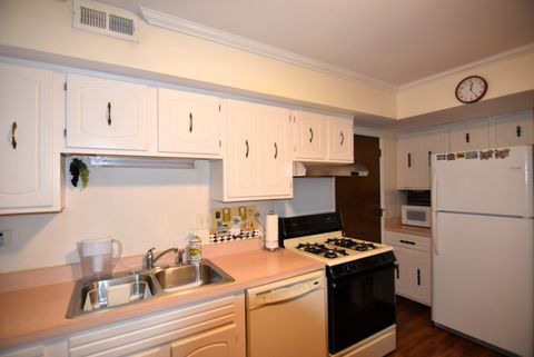 Tiny photo for 7734 Woodward Avenue #5, Woodridge, IL 60517 (MLS # 12620820)