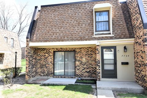 Photo of 7734 Woodward Avenue #5, Woodridge, IL 60517 (MLS # 12620820)