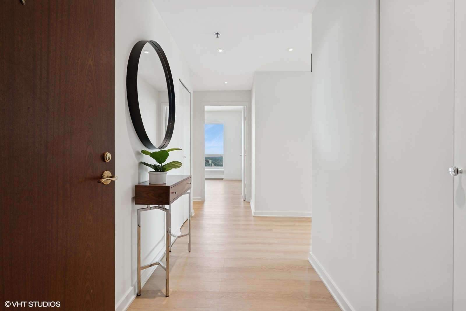 57 E Delaware Place 3703