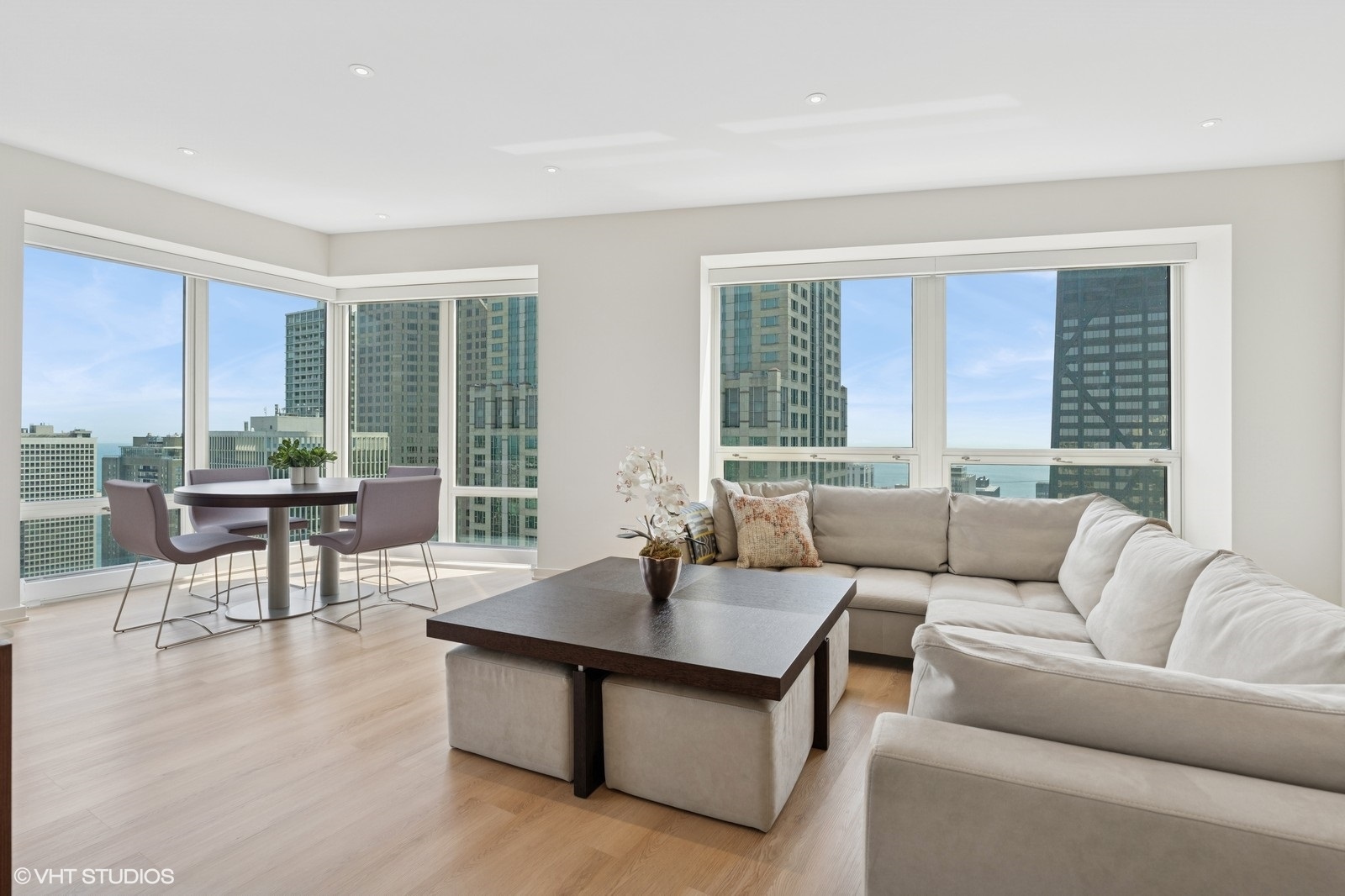 57 E Delaware Place 3703