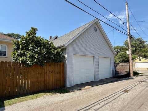Tiny photo for 9801 S Longwood Drive, Chicago, IL 60643 (MLS # 12502670)