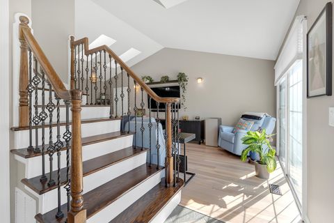 Tiny photo for 473 Le Parc Circle, Buffalo Grove, IL 60089 (MLS # 12508274)