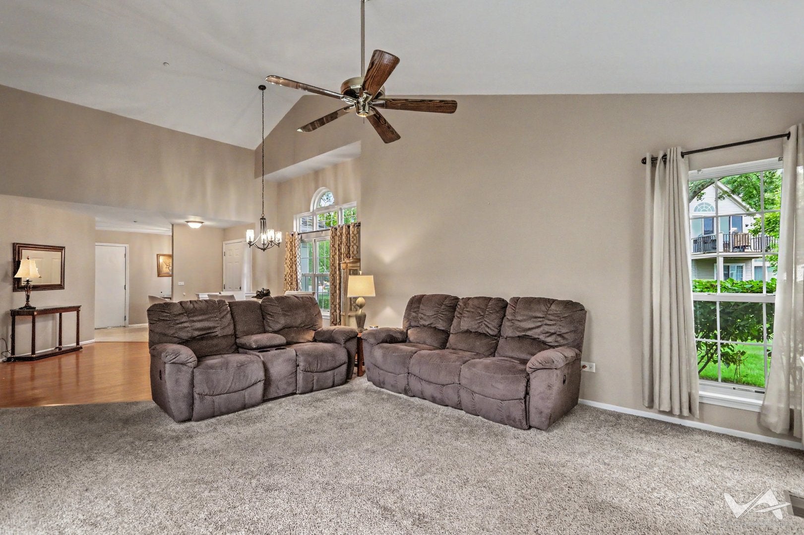 1628 Columbia Circle 1