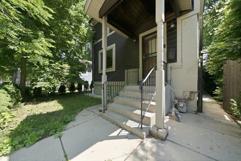 Tiny photo for 1735 Grey Avenue, Evanston, IL 60201 (MLS # 12698994)