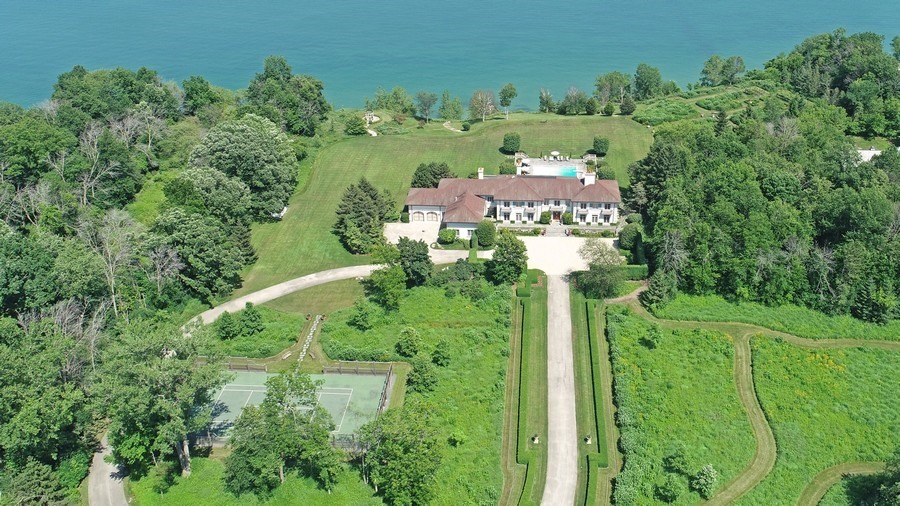 700 Crab Tree Farm Lane