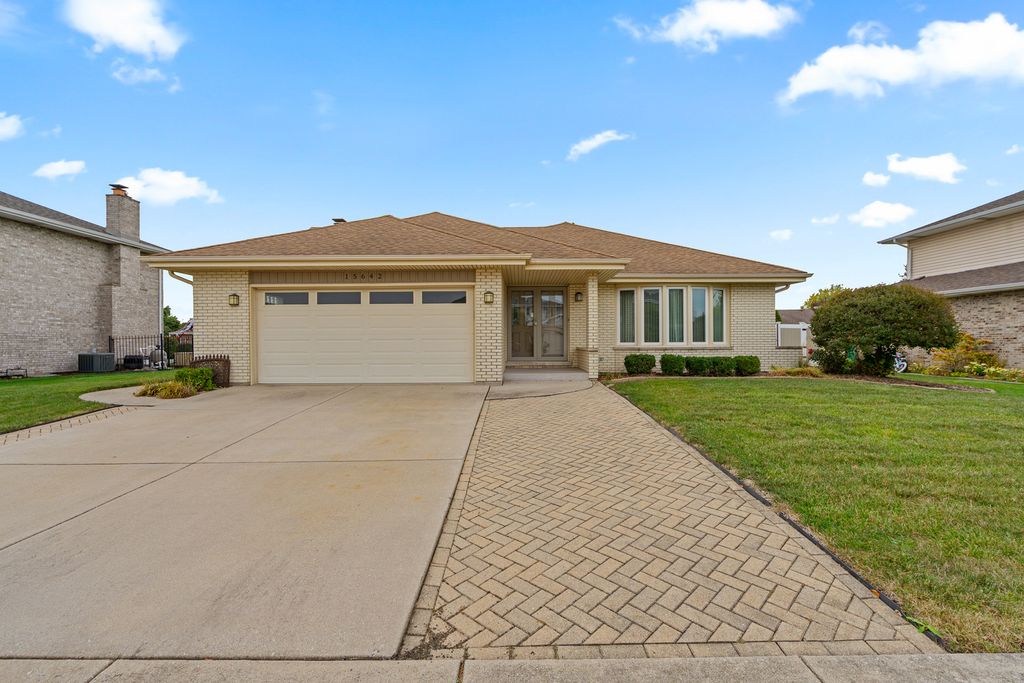 Photo for 15642 Plum Tree Drive, Orland Park, IL 60462 (MLS # 12505475)