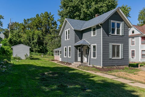 Photo of 1312 Esplanade Avenue, Davenport, IA 52803 (MLS # 12769112)