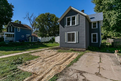 Tiny photo for 1312 Esplanade Avenue, Davenport, IA 52803 (MLS # 12769112)