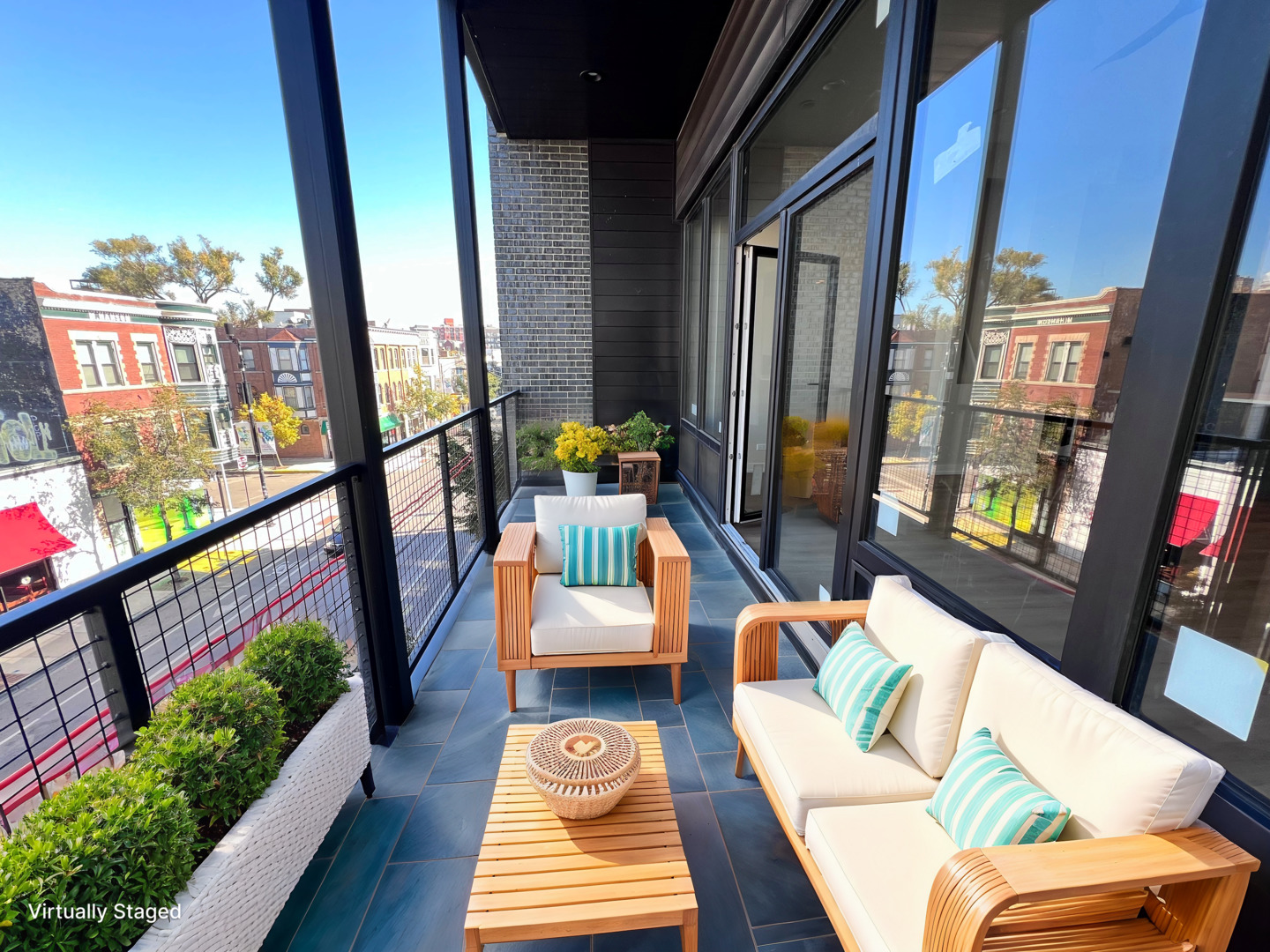 1039 W Belmont Avenue 4