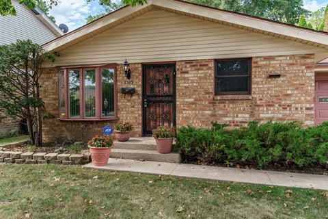 Tiny photo for 2303 Lucille Street, Rockford, IL 61104 (MLS # 12758901)