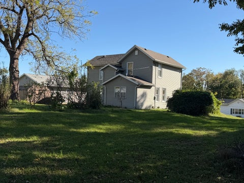 Photo of 510 W 11th Street, Davenport, IA 52803 (MLS # 12790136)