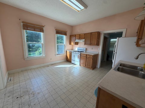 Tiny photo for 510 W 11th Street, Davenport, IA 52803 (MLS # 12790136)