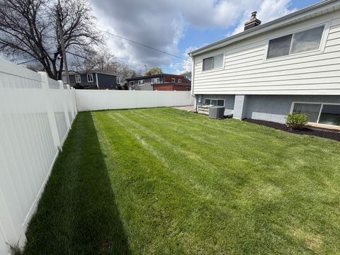 Tiny photo for 340 E Huntington Lane, Elmhurst, IL 60126 (MLS # 12611079)