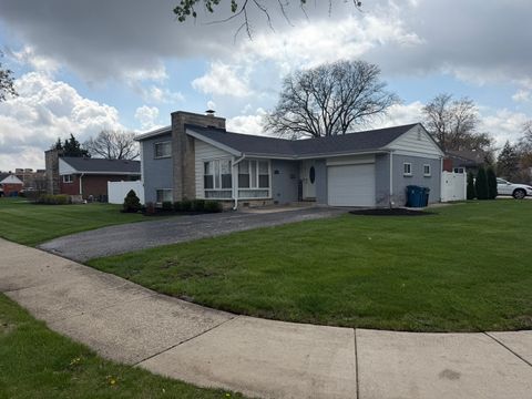 Tiny photo for 340 E Huntington Lane, Elmhurst, IL 60126 (MLS # 12611079)