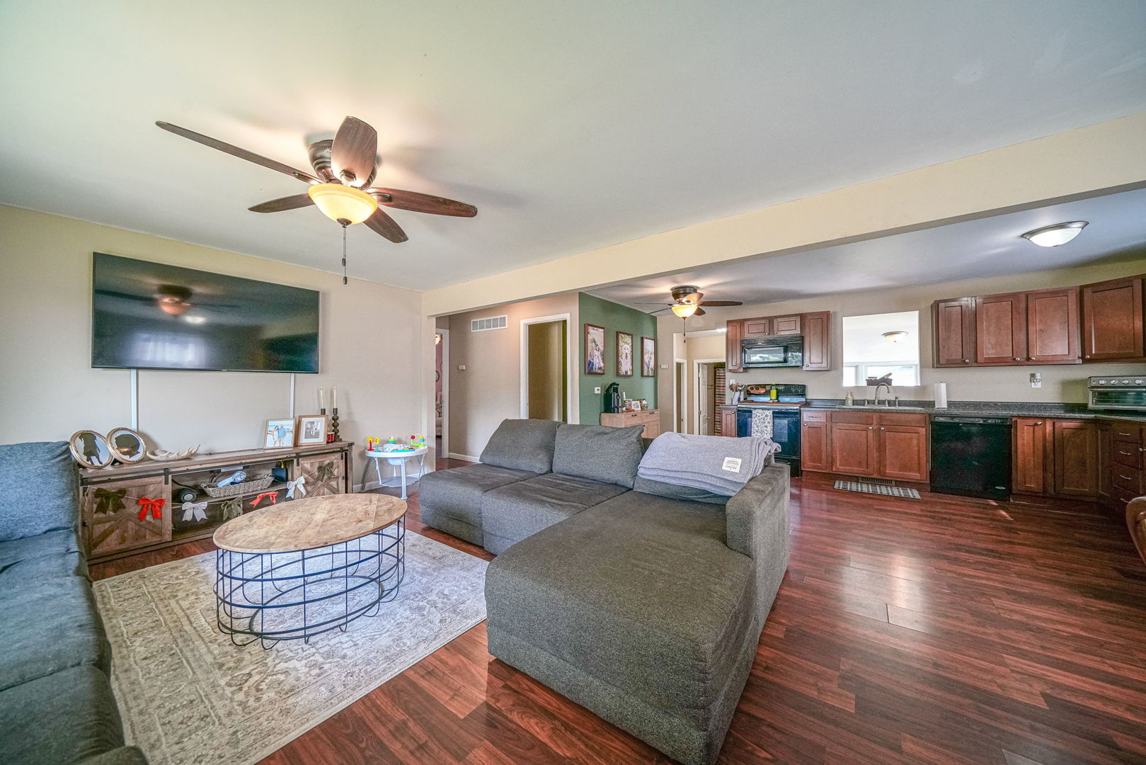 810 S Congress Avenue