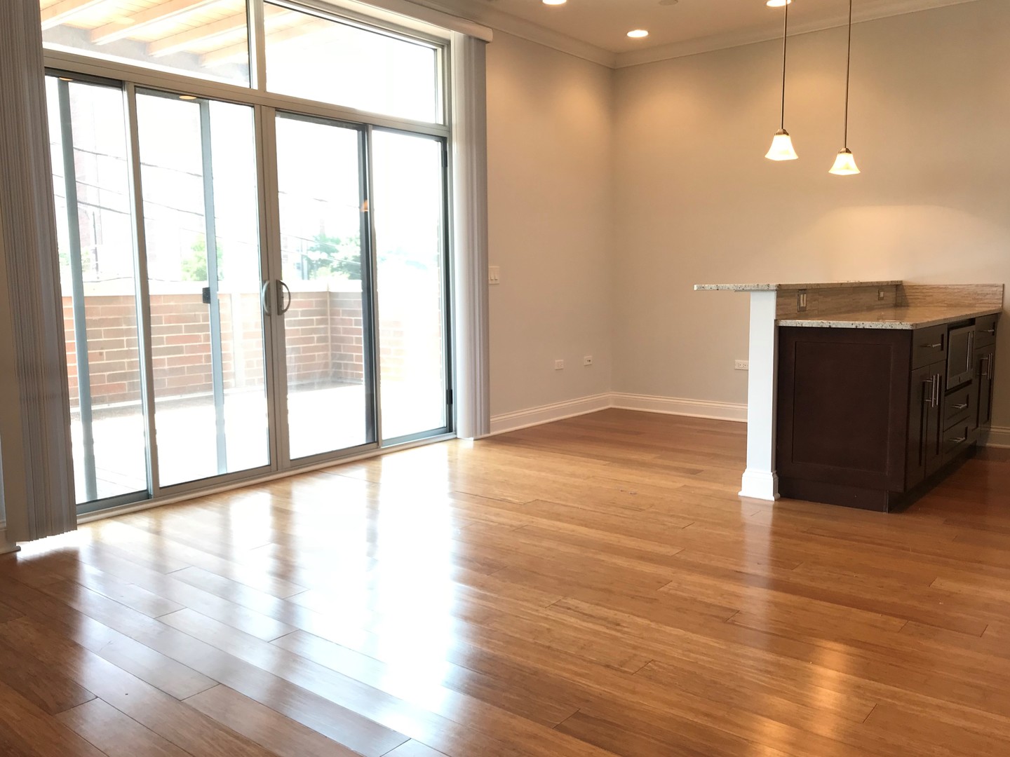 1609 W Warren Boulevard 216