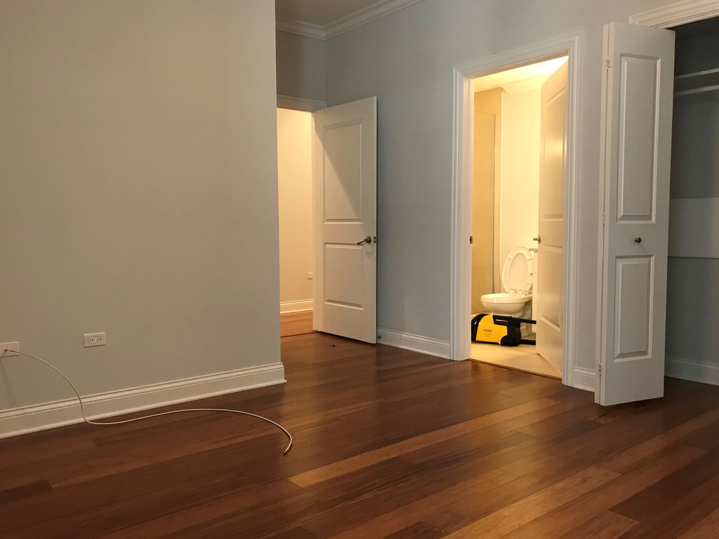 1609 W Warren Boulevard 216