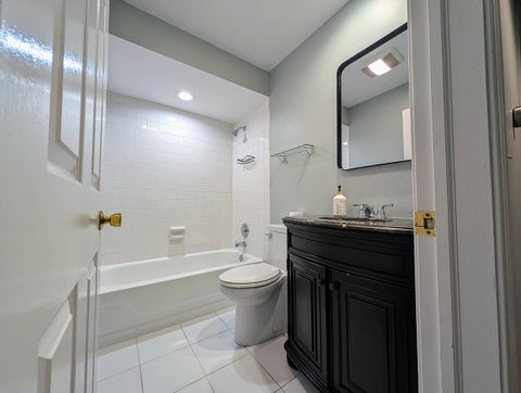 Tiny photo for 1541 N KENDAL Court, Arlington Heights, IL 60004 (MLS # 12670680)
