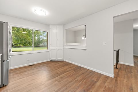 Tiny photo for 212 N Oakwood Avenue, West Chicago, IL 60185 (MLS # 12483094)