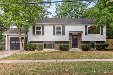 212 N Oakwood Avenue West Chicago IL 60185