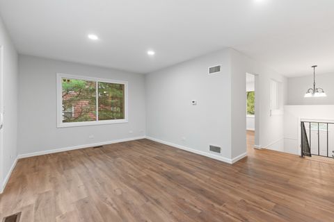 Tiny photo for 212 N Oakwood Avenue, West Chicago, IL 60185 (MLS # 12483094)