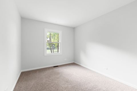 Tiny photo for 212 N Oakwood Avenue, West Chicago, IL 60185 (MLS # 12483094)