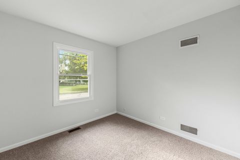 Tiny photo for 212 N Oakwood Avenue, West Chicago, IL 60185 (MLS # 12483094)