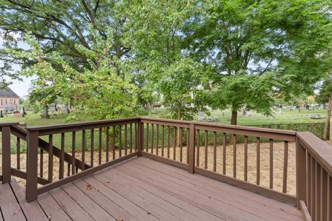 Tiny photo for 212 N Oakwood Avenue, West Chicago, IL 60185 (MLS # 12483094)