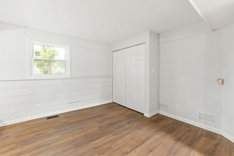 Tiny photo for 212 N Oakwood Avenue, West Chicago, IL 60185 (MLS # 12483094)