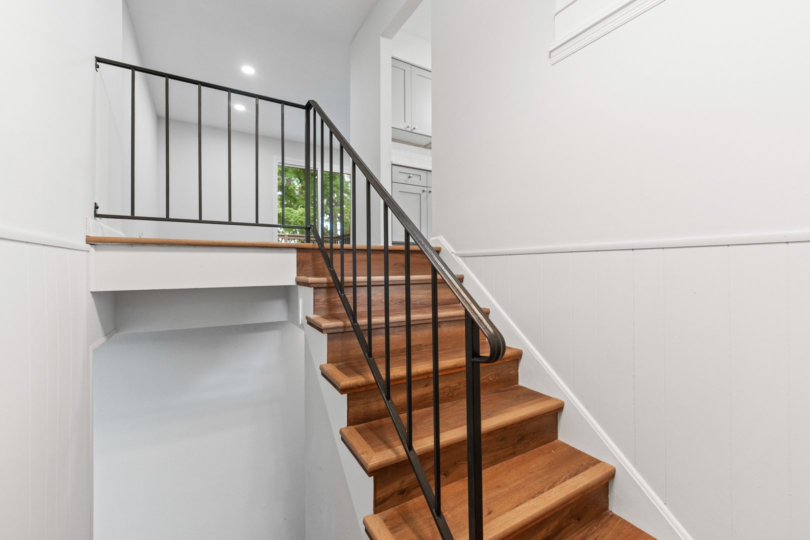 212 N Oakwood Avenue