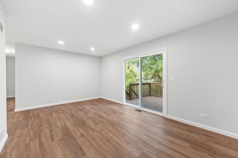 Tiny photo for 212 N Oakwood Avenue, West Chicago, IL 60185 (MLS # 12483094)