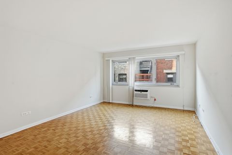 Tiny photo for 401 S Grove Avenue #2F, Oak Park, IL 60302 (MLS # 12549685)