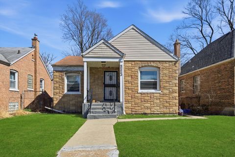 Tiny photo for 9553 S Greenwood Avenue, Chicago, IL 60628 (MLS # 12604540)