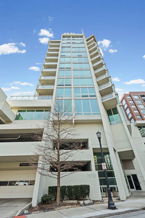 Photo of 1570 Elmwood Avenue #1111, Evanston, IL 60201 (MLS # 12567341)