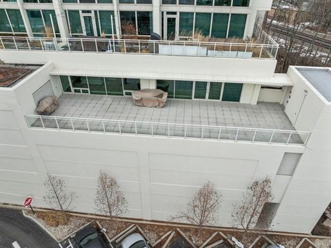 Tiny photo for 1570 Elmwood Avenue #1111, Evanston, IL 60201 (MLS # 12567341)