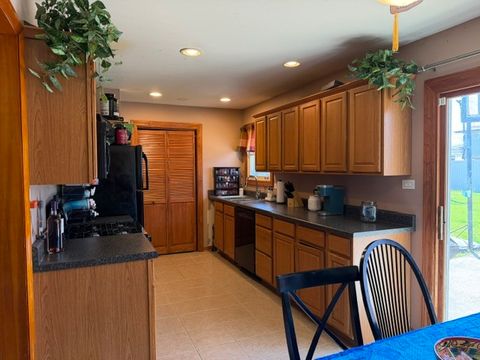 Tiny photo for 14708 El Vista Avenue, Oak Forest, IL 60452 (MLS # 12611252)