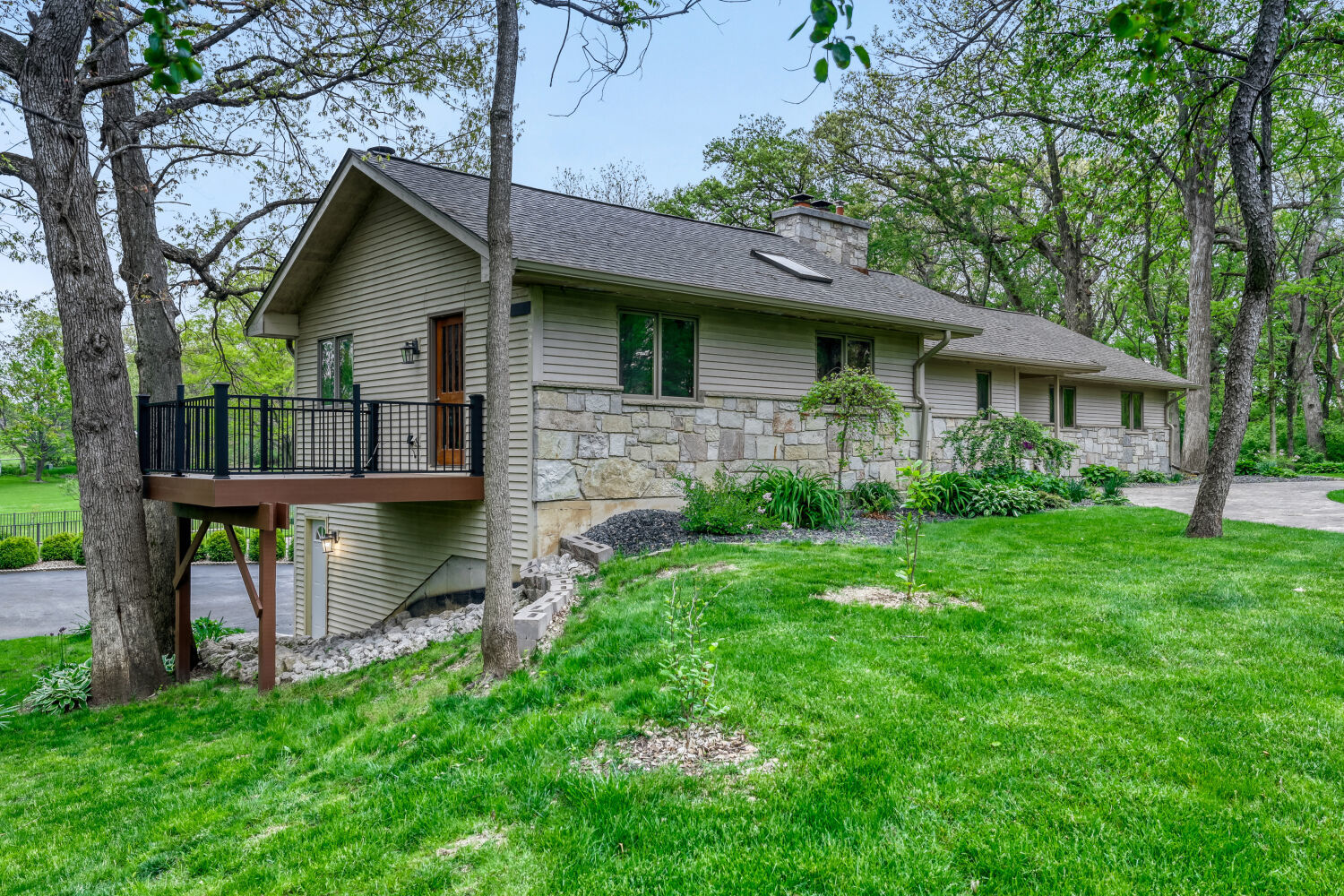 39W526 Lori Lane